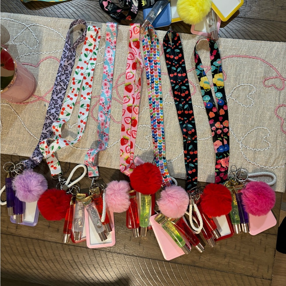 Lanyard Lot - Picture 3 of 6